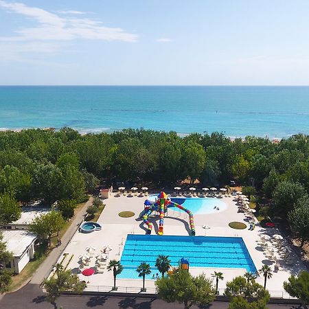 Stork Camping Village Roseto Degli Abruzzi Exteriör bild