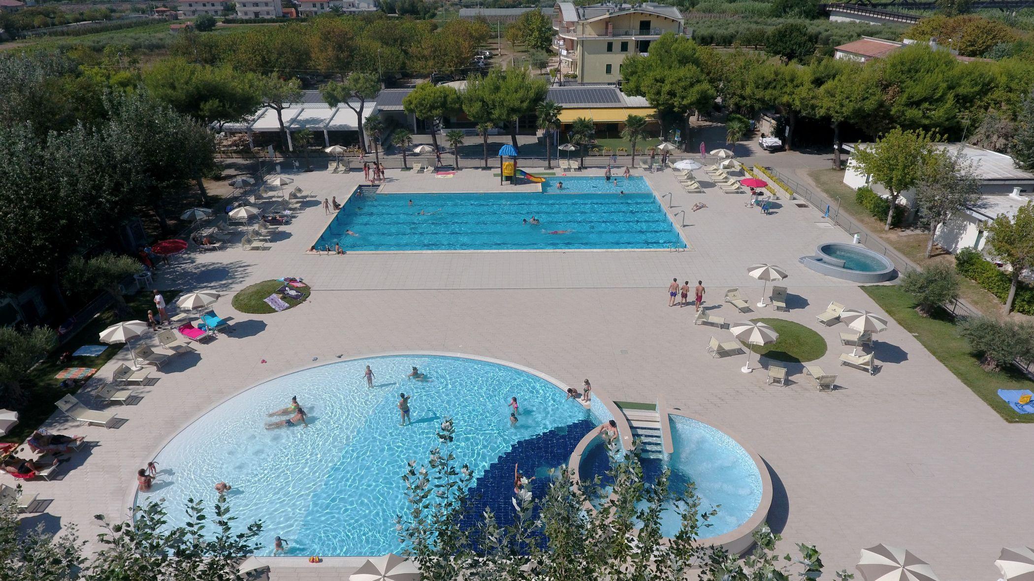 Stork Camping Village Roseto Degli Abruzzi Exteriör bild